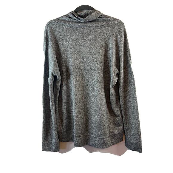 St. John Bay Womens Atheltic Pullover Sweater Size Large - Picture 4 of 4